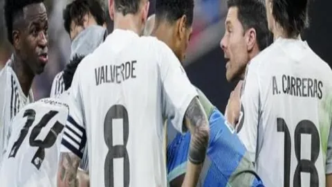 《激情碰撞！巴塞罗那新主场揭幕战再迎尼科，巅峰对决即将燃情上演》